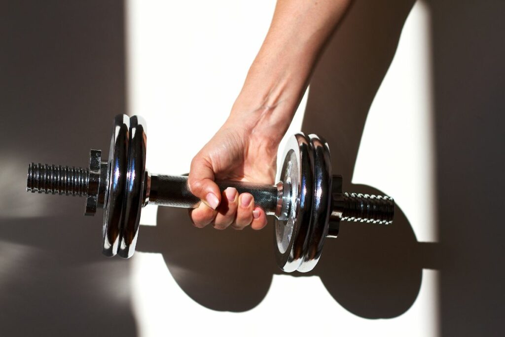 Holding dumbbell ready to lift